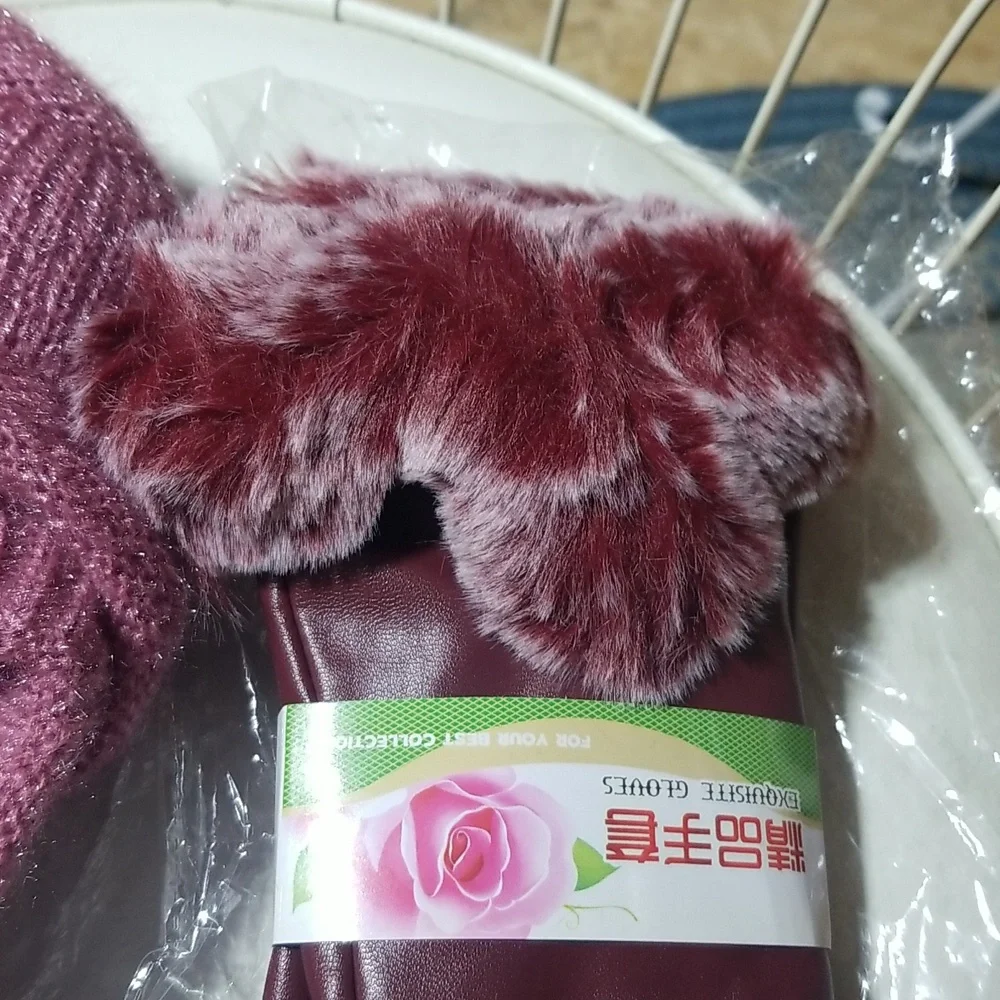 New! Slouchy Brown Hat and pink gloves duo.